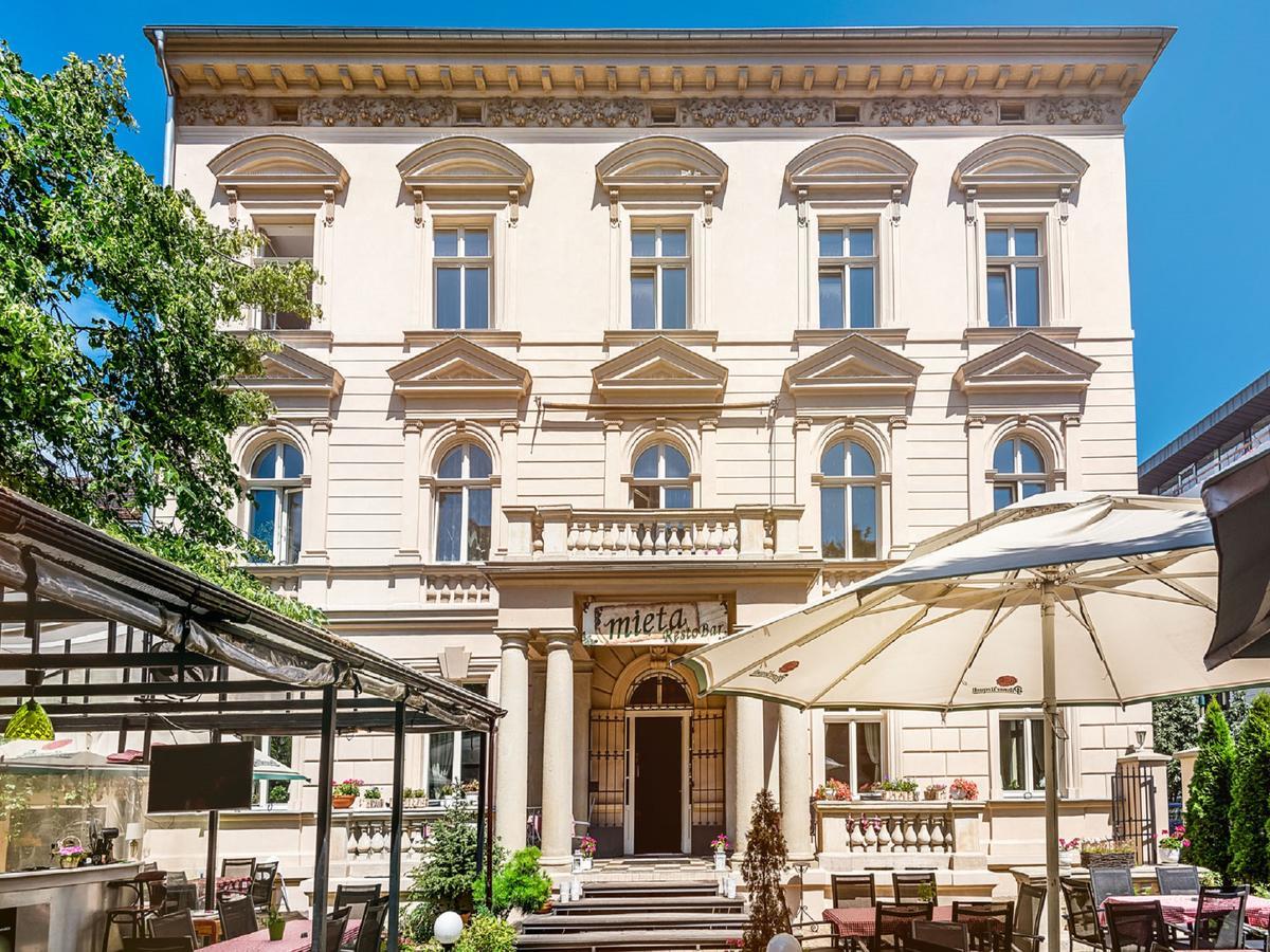 Garden Palace Красков Екстериор снимка